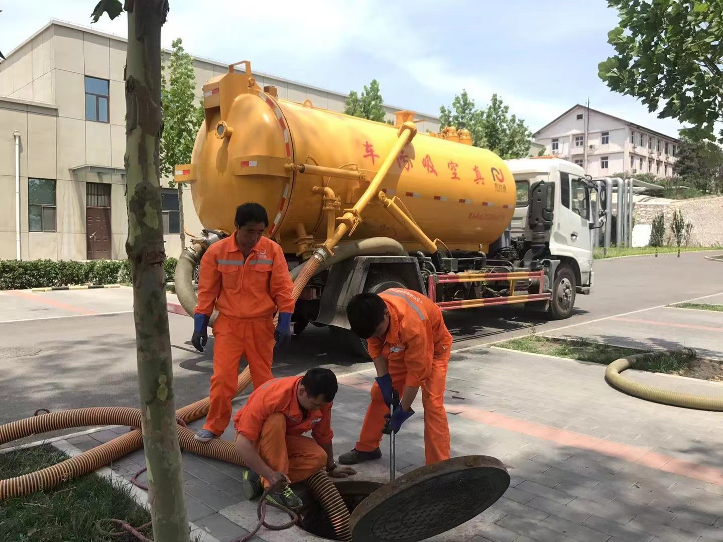 沛县化粪池清理与5-8吨吸粪车施工效率分析